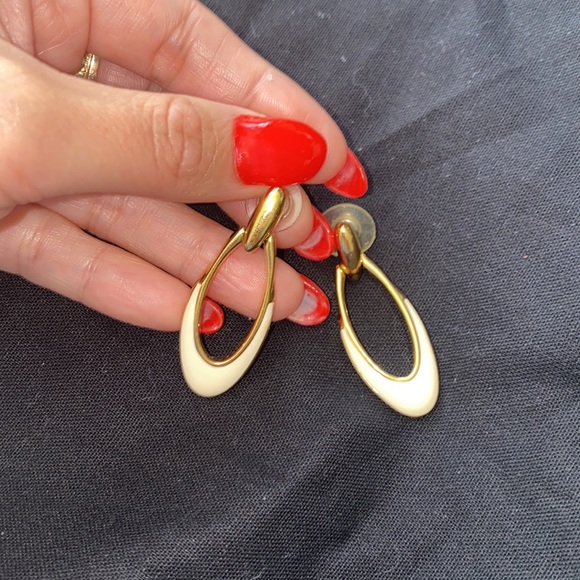 Vintage Trifari earrings - Picture 3 of 9